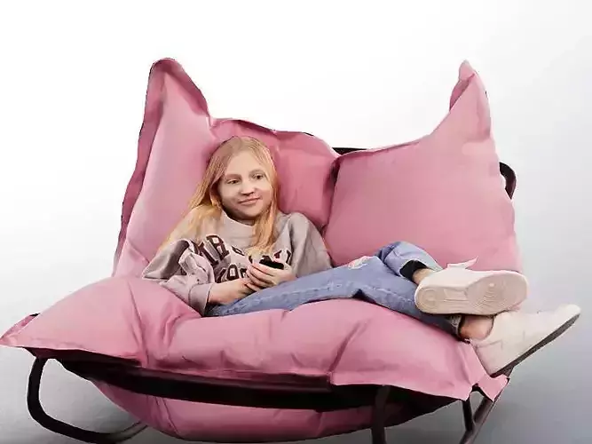 Georgia 13192 - Casual Girl Sitting On A Beanbag