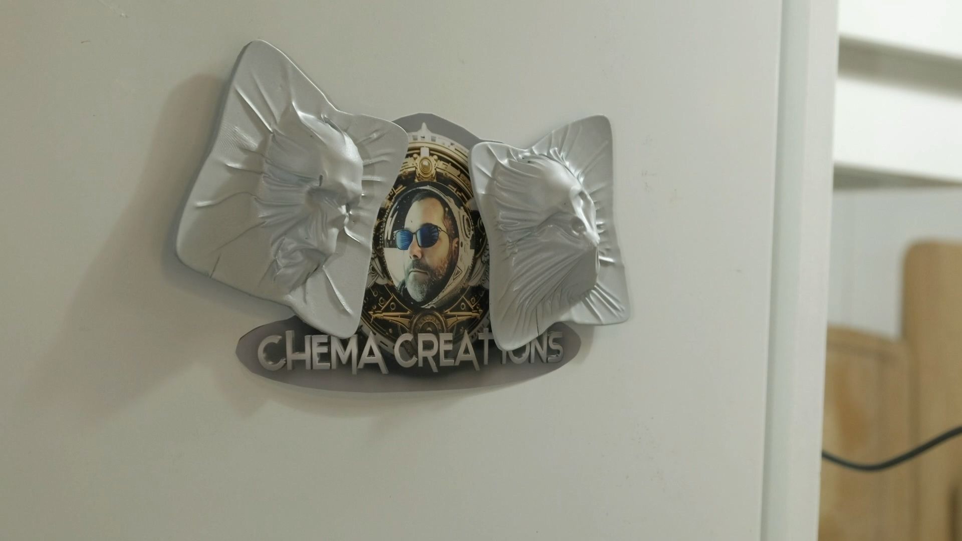 Skull Ghosts thru the wall - Halloween fridge magnets 3D print model_9