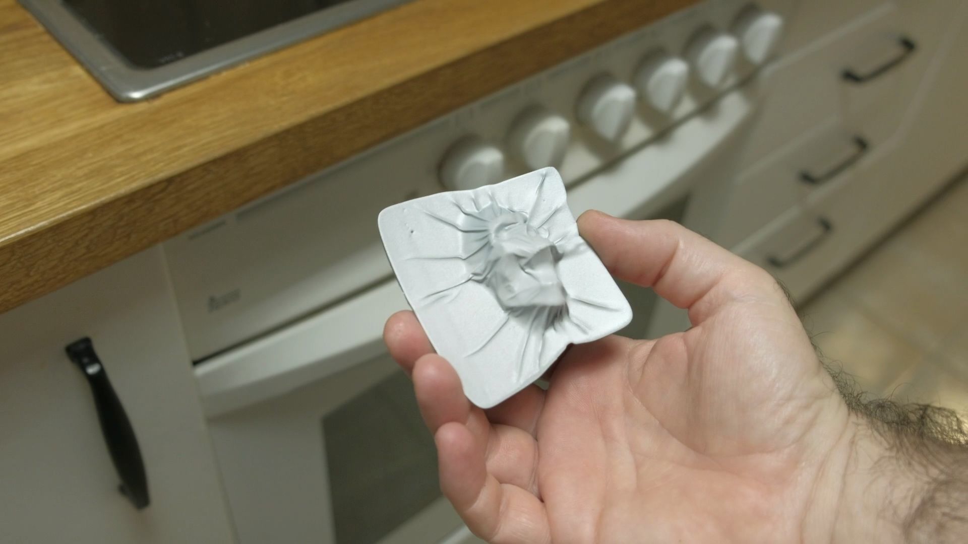 Skull Ghosts thru the wall - Halloween fridge magnets 3D print model_7