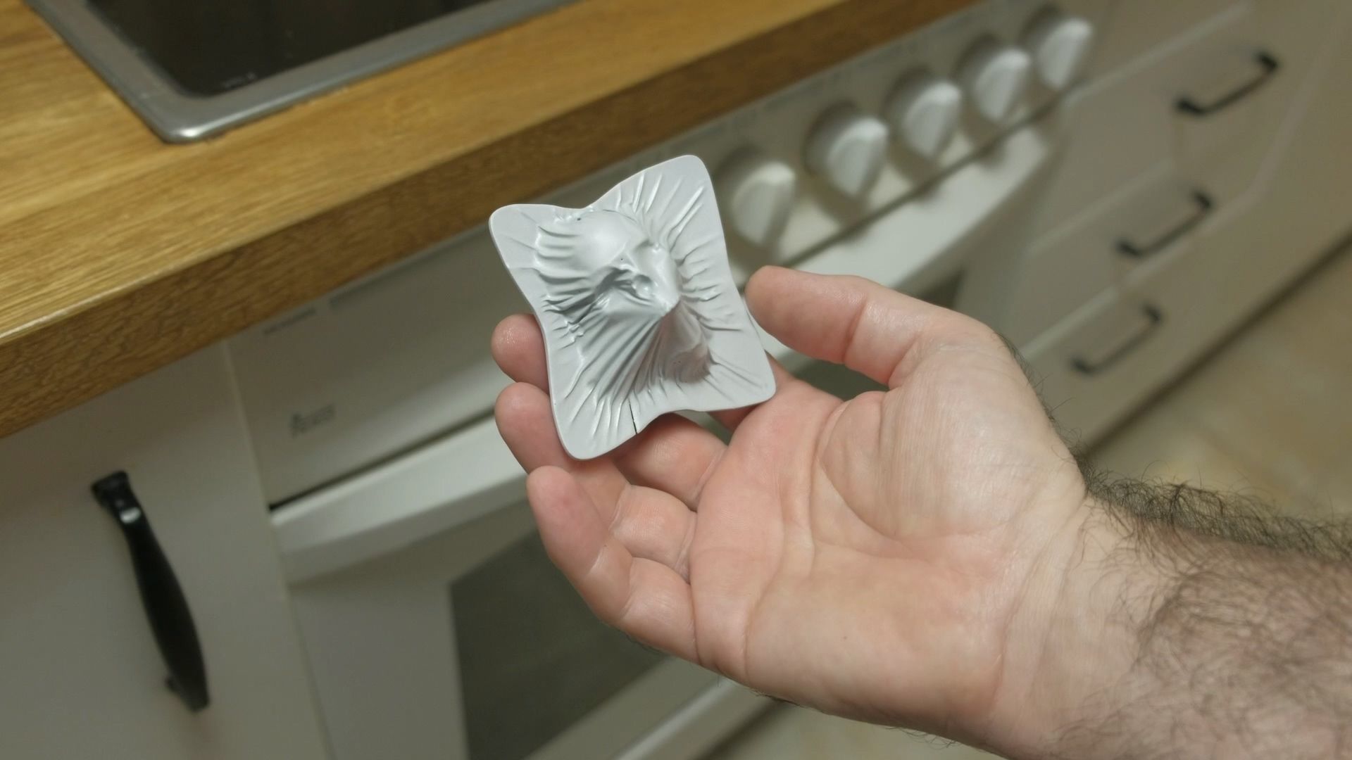 Skull Ghosts thru the wall - Halloween fridge magnets 3D print model_6