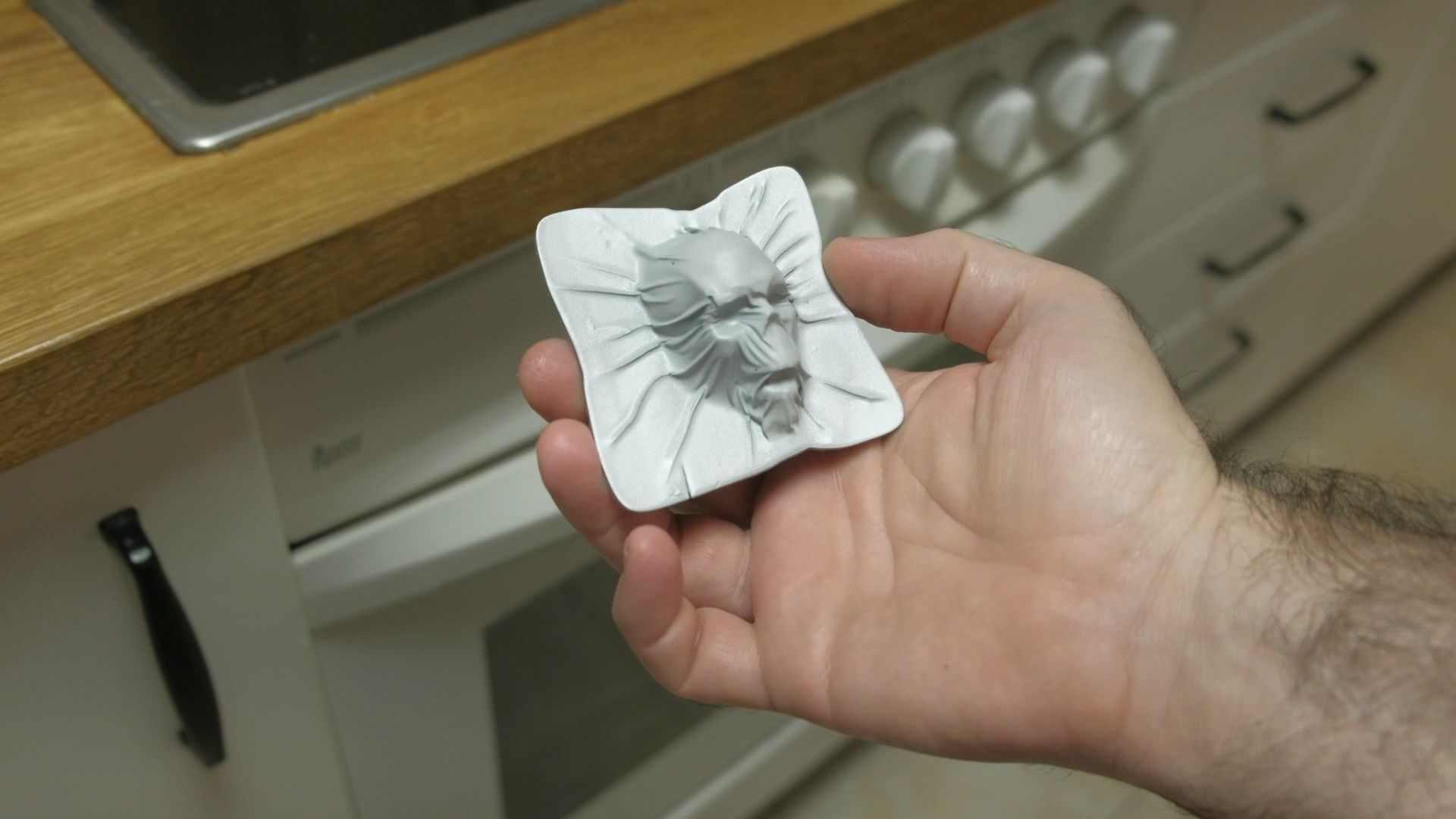 Skull Ghosts thru the wall - Halloween fridge magnets 3D print model_8