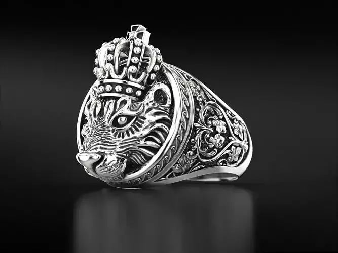 Vintage ring with Lion and crown 790