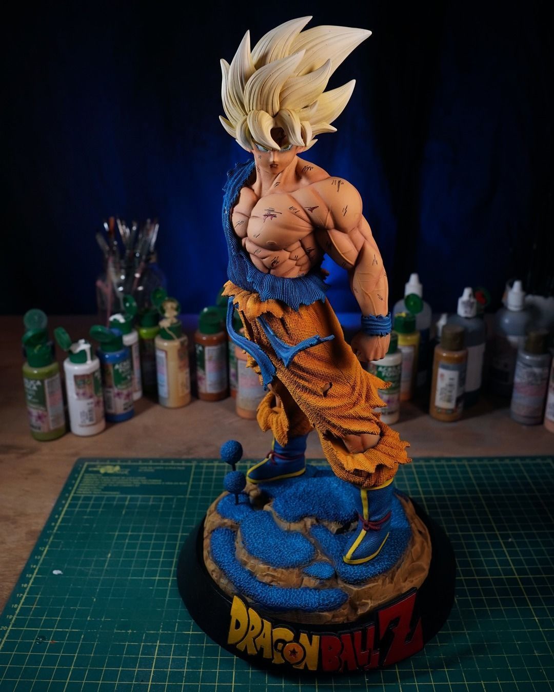 Super Saiyan Goku Statue 3D print model_7