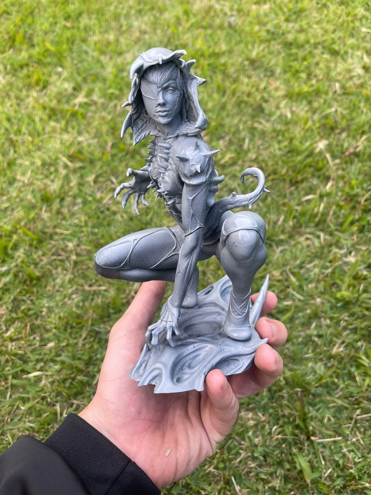 Gwenom statue 3D print model_10