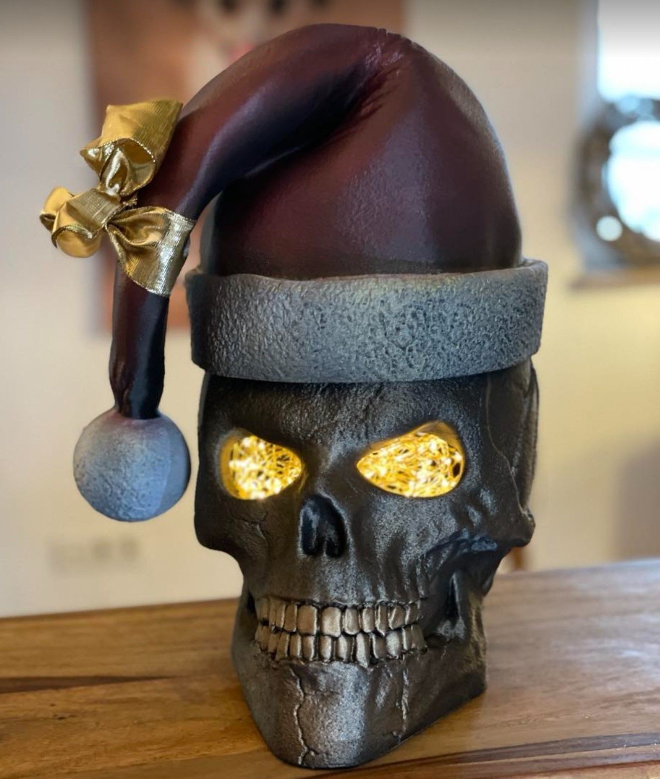 Skull with open eyes  Christmas hat and hollow inside 3D print model_4