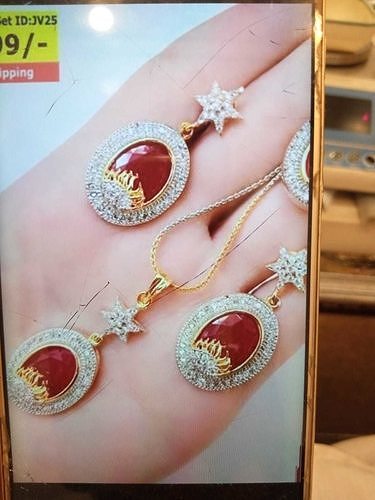 Diamond locket set pendant and earrings 3D print model