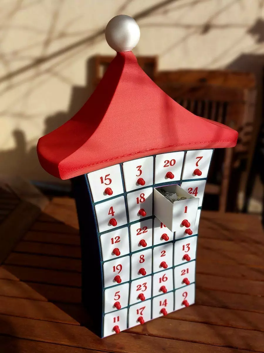 Advent calendar with santa hat roof 3D print model_0