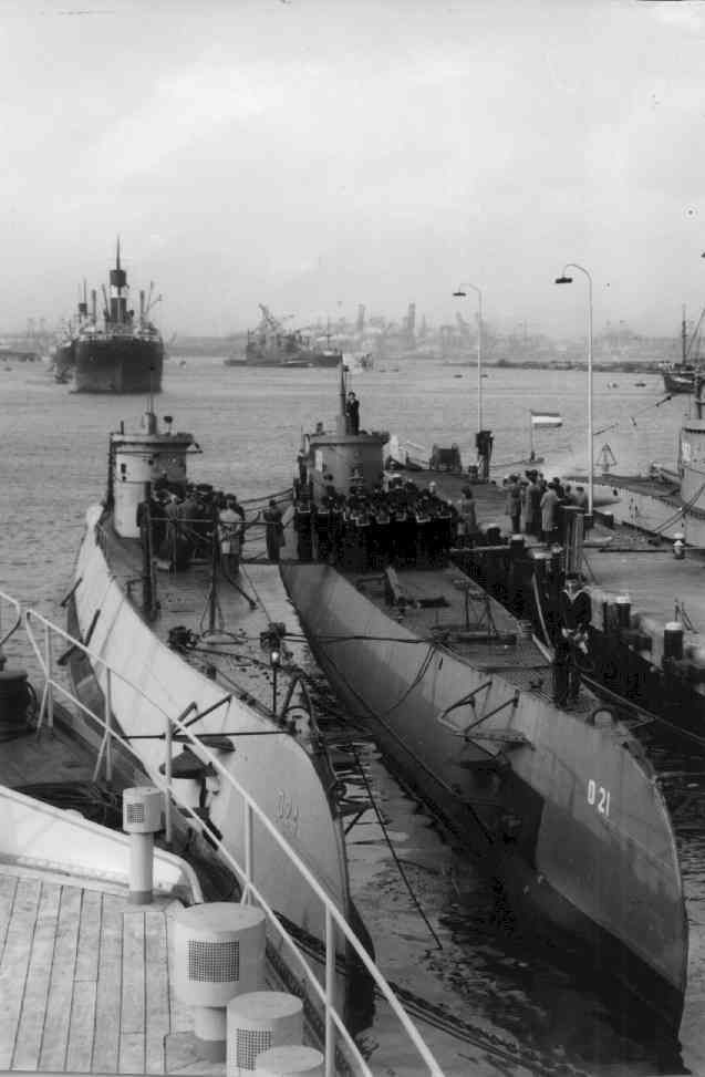 Dutch WW2 submarine O21 1-100 scale for static show 3D print model_7