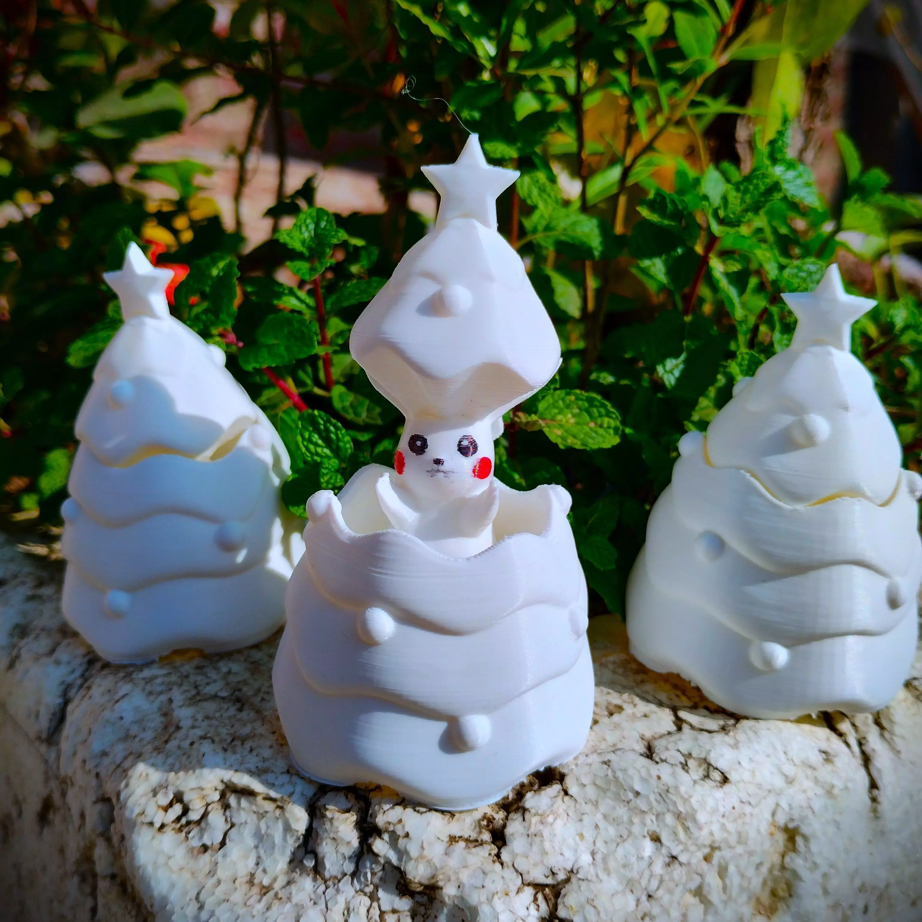 Christmas Special - Pikachu Hiding in Christmas Tree 3D print model_0