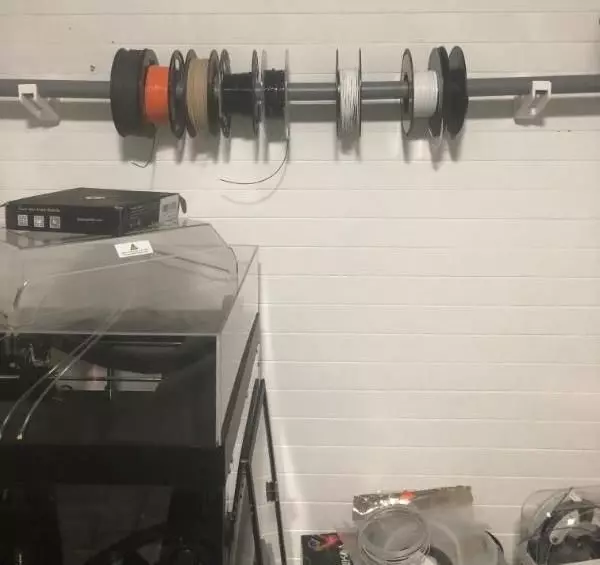 filament wall mount click- in 3D print model