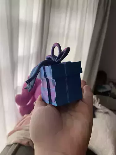 PRESENT BOX TREE ORNAMENT