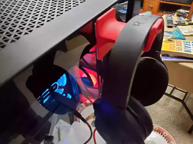 Headphone Holder