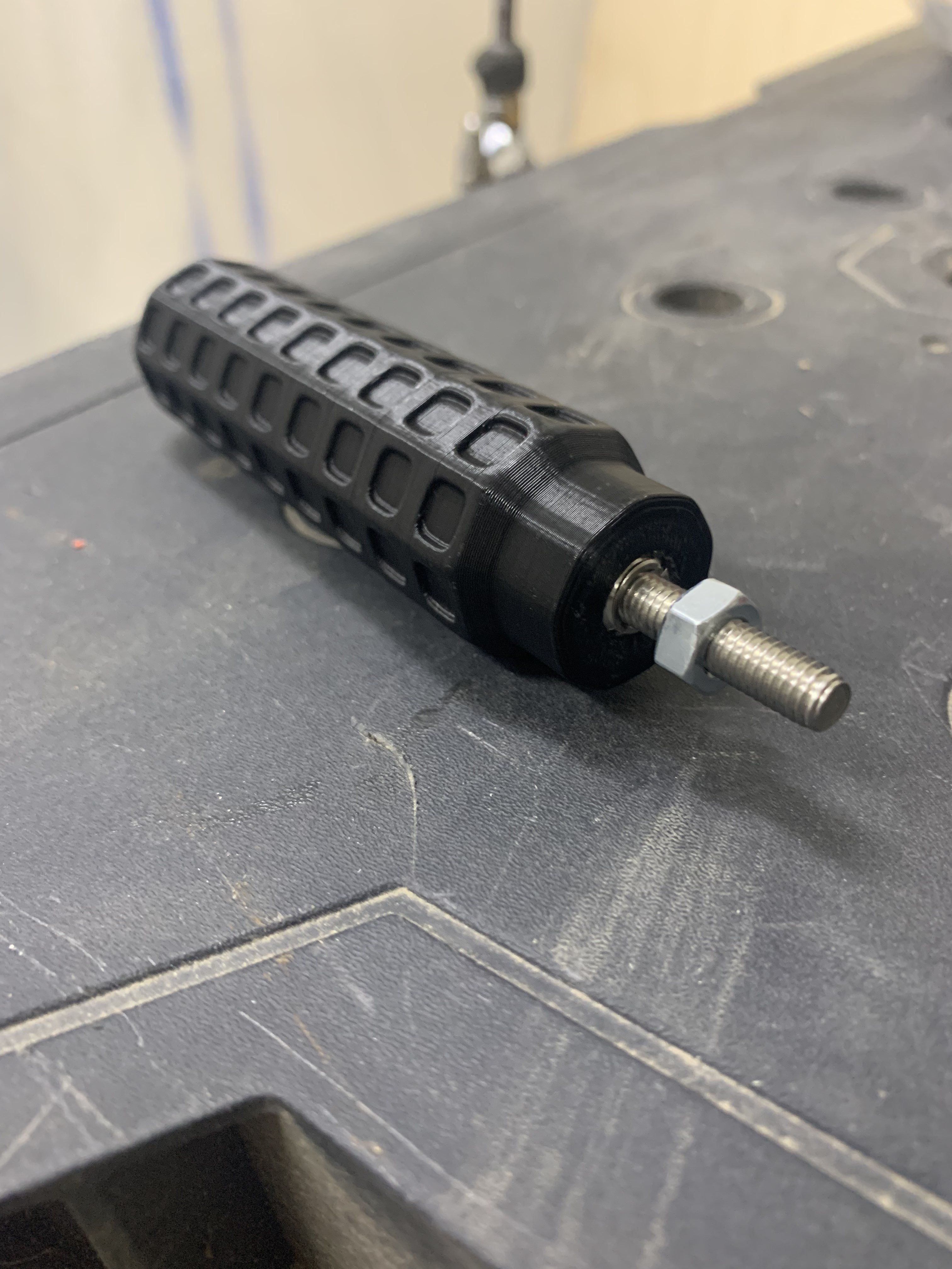 3D Printable PLA Grid-Hatched-Grip Tool Handle  3D print model_1