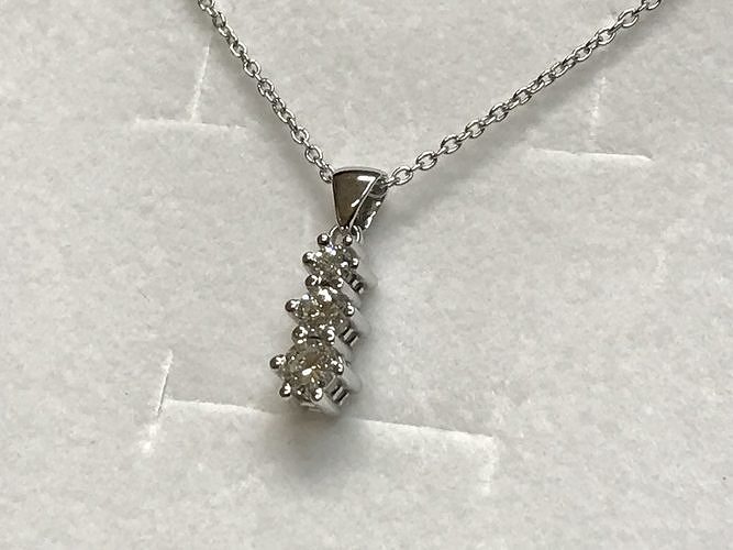 Trilogy pendant with scaled stones 3D print model