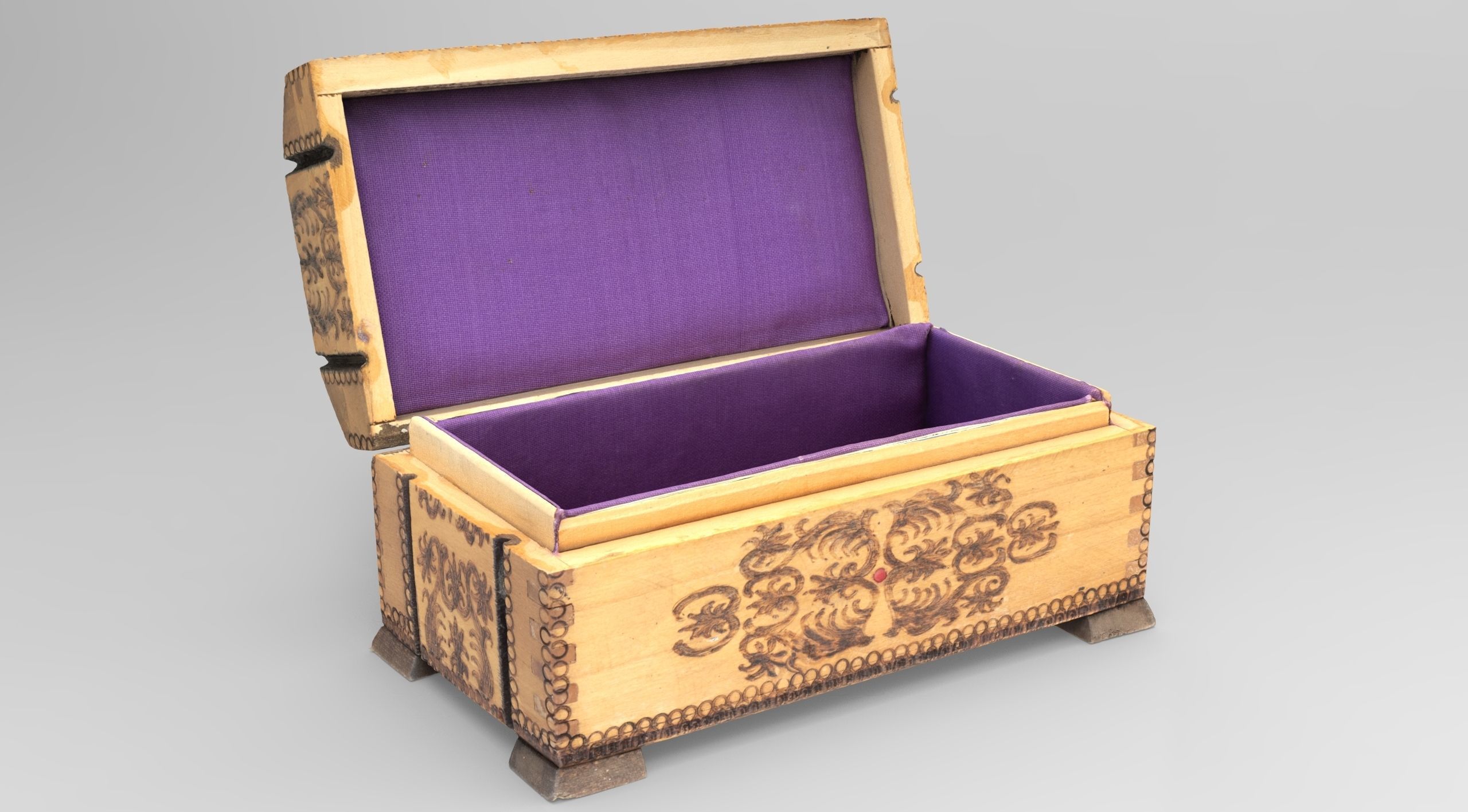 Wooden Jewelry Casket Low-poly 3D model_0