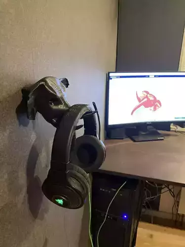Elephant headphone holder