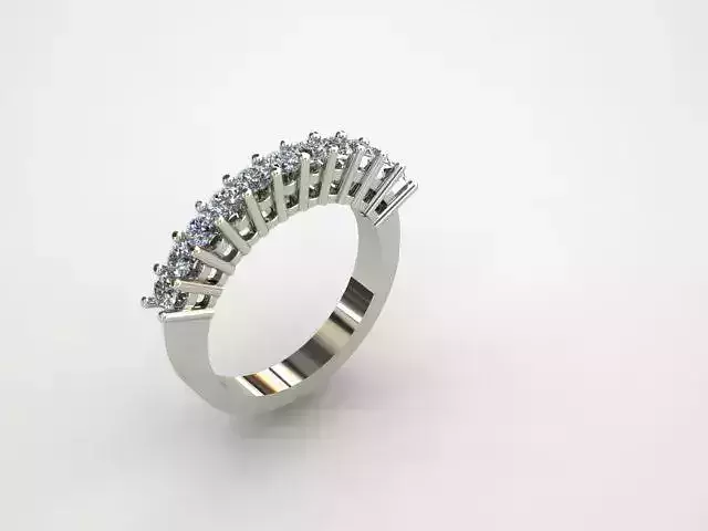 Engagement ring with round diamonds