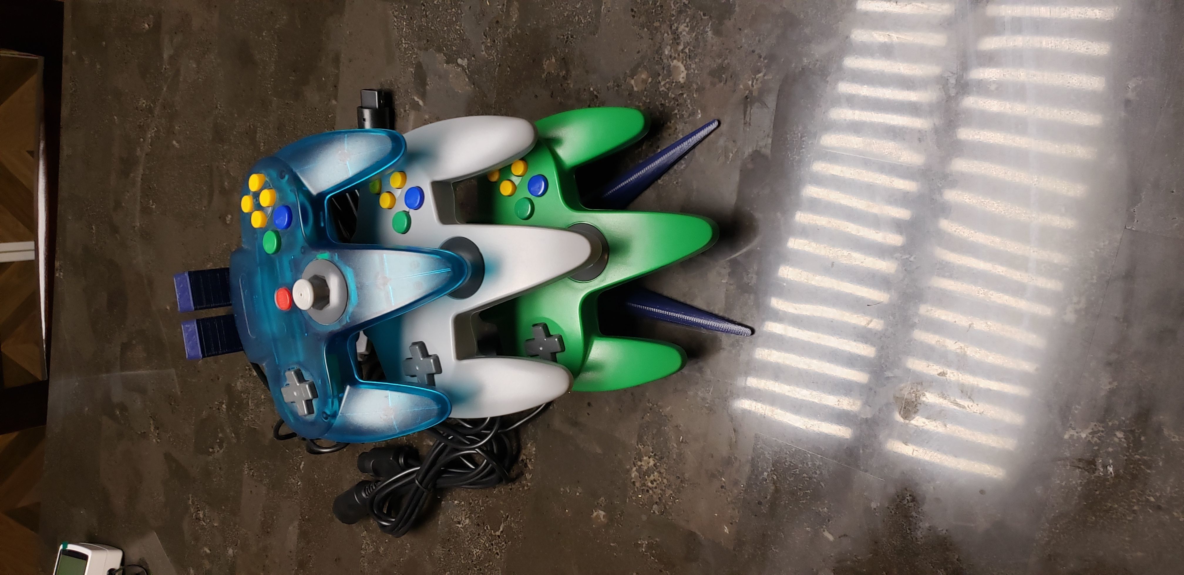 Nintendo 64 Controller Stand Free 3D print model_3