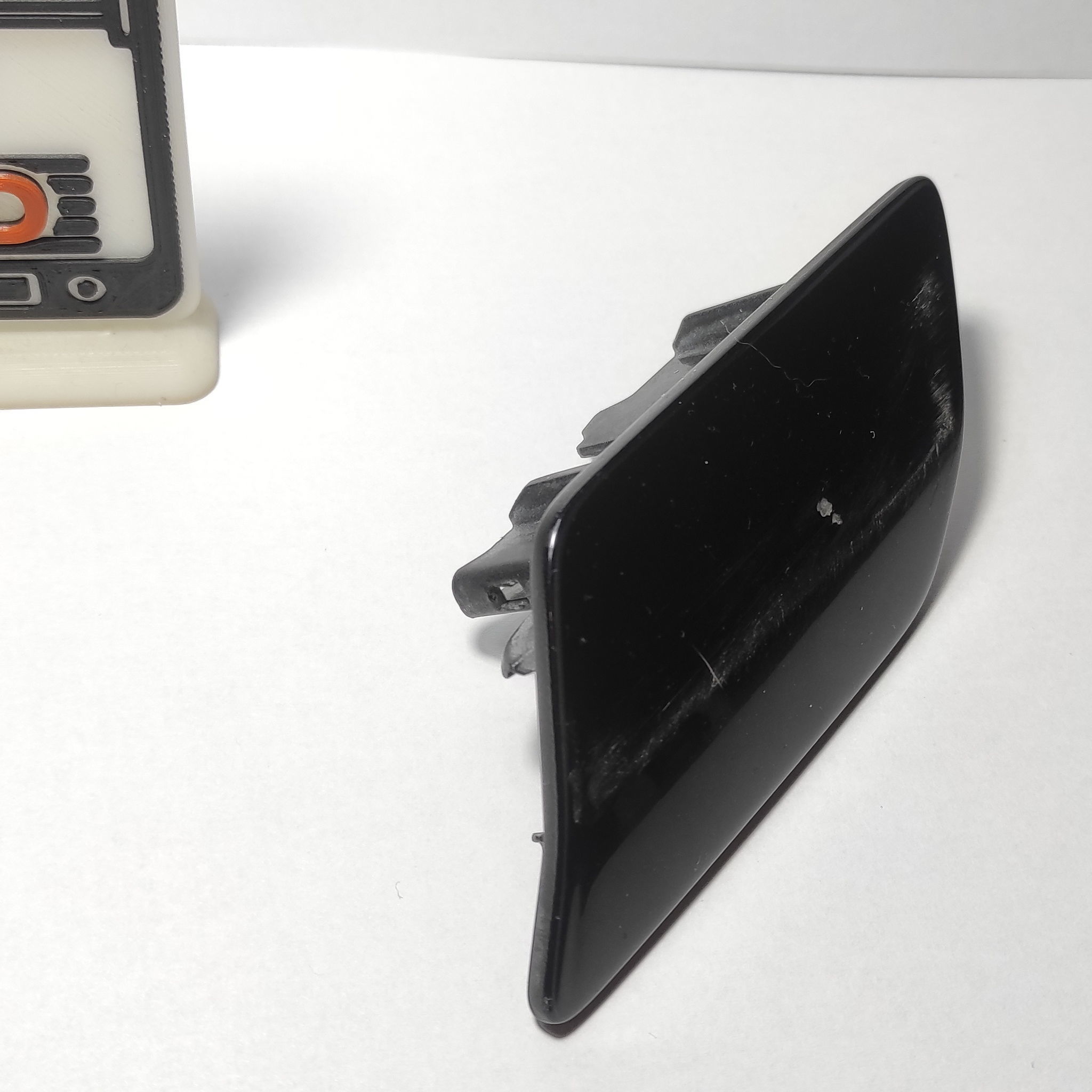 Volkswagen Front Left-Right Headlight Primed Washer Cap 3D print model_3