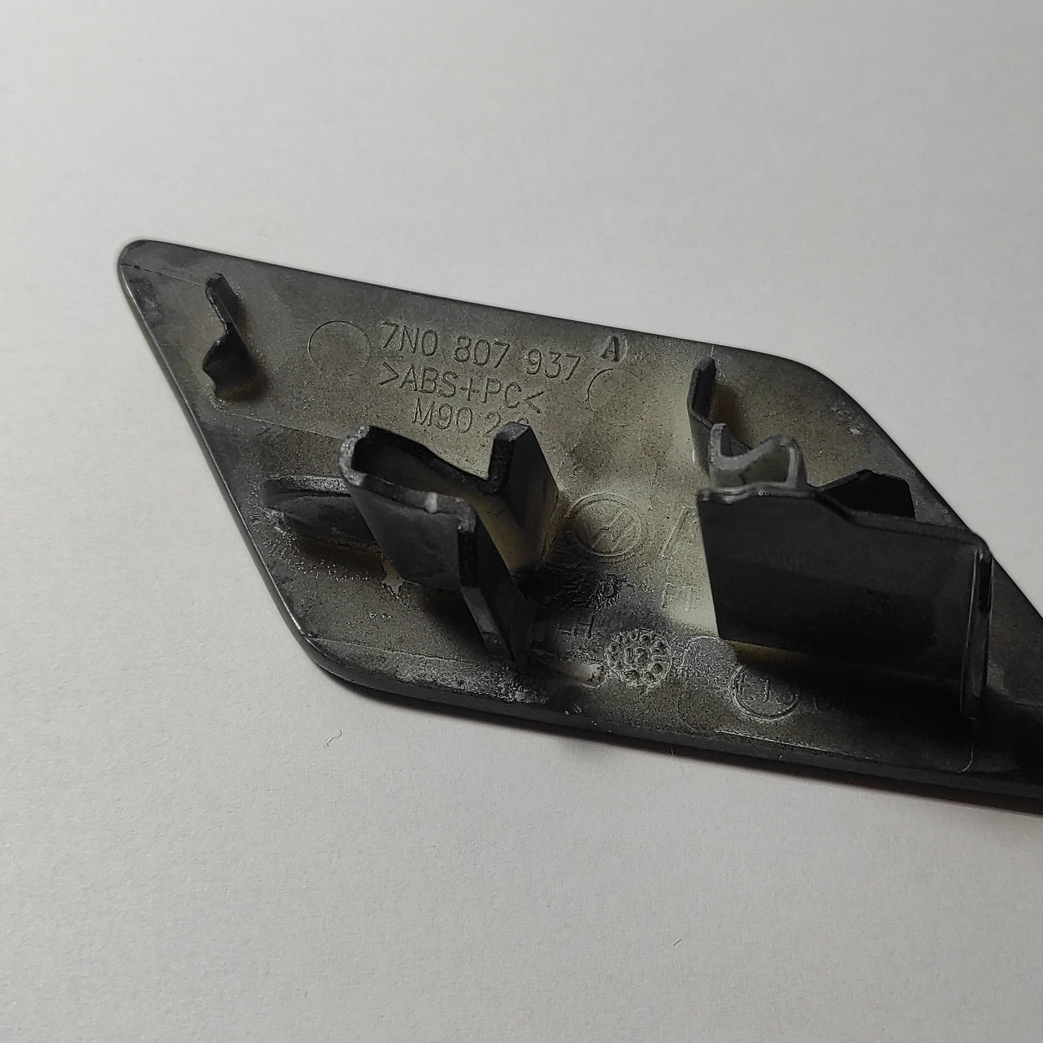 Volkswagen Front Left-Right Headlight Primed Washer Cap 3D print model_8