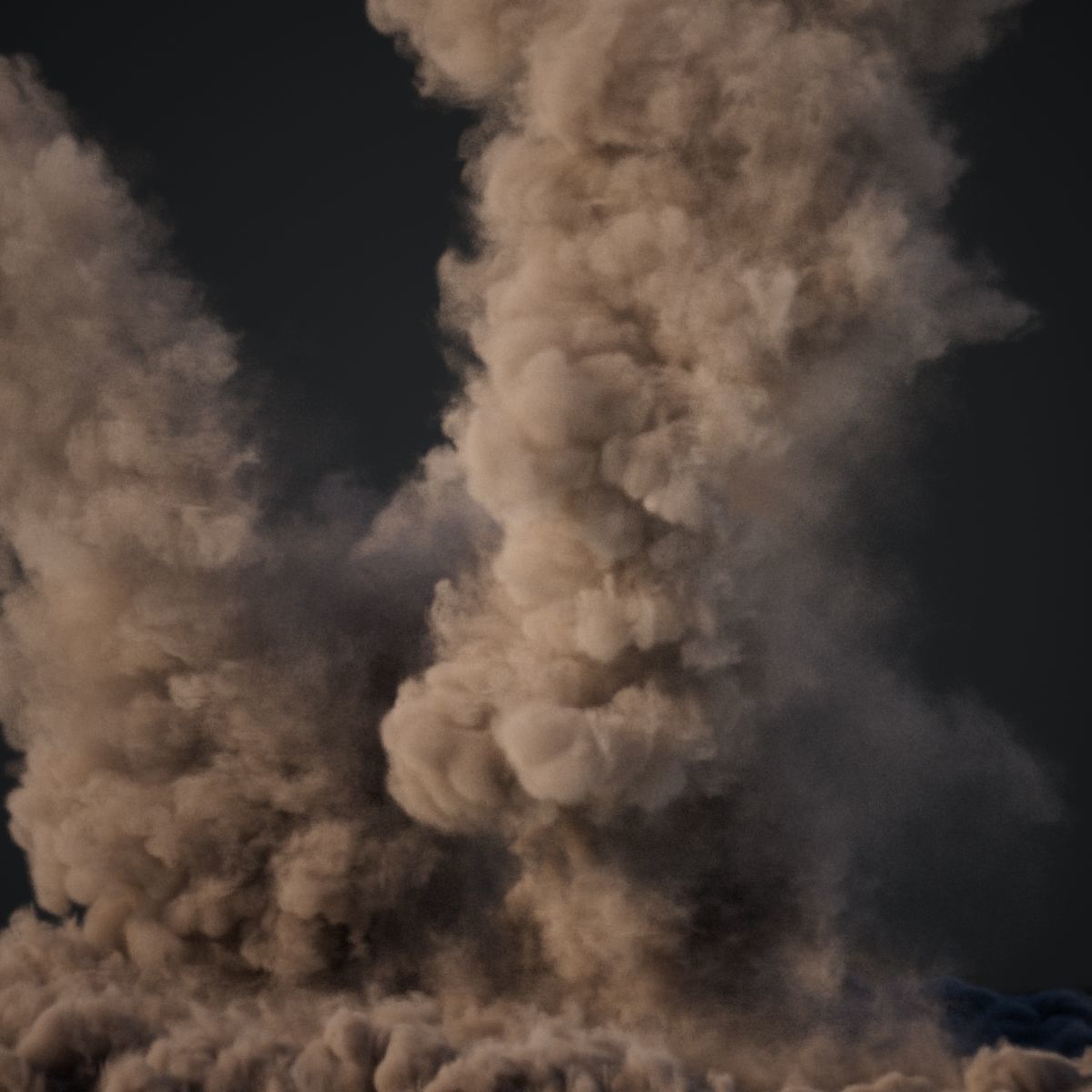 VDB Animated Dust Explosions Collection _55