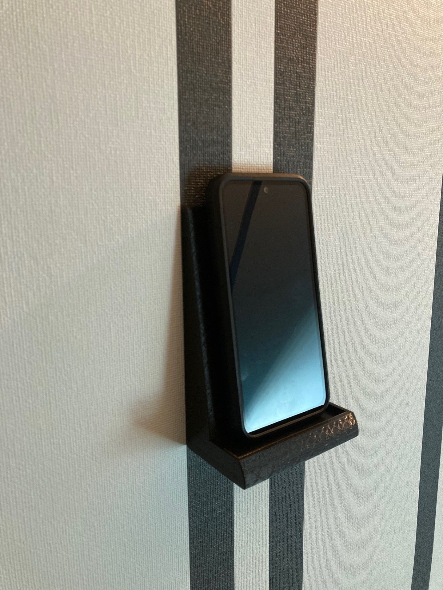 Phone holder - Wall - Stl file 3D print model_1