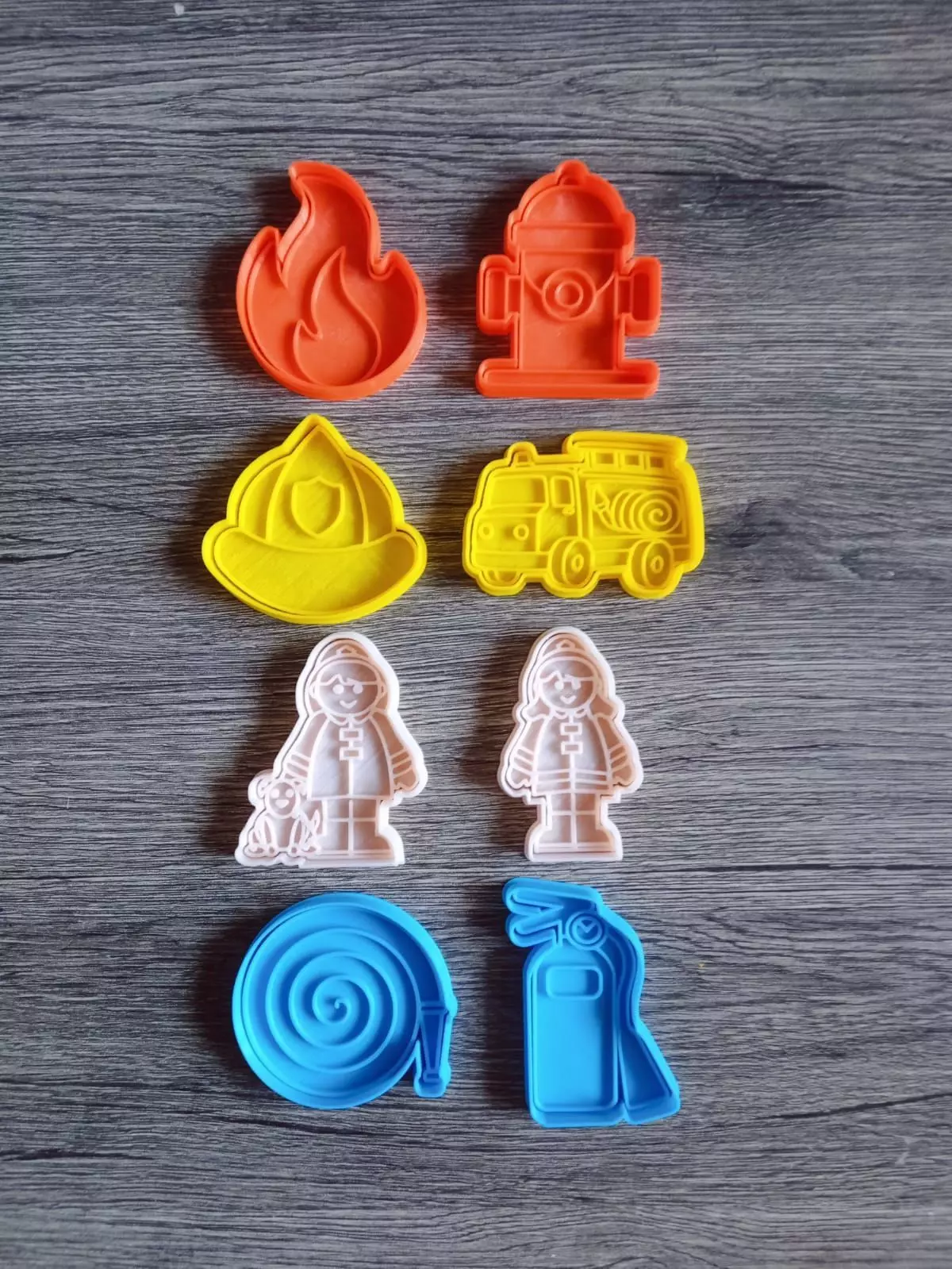 BOMBERO CORTANTE DE GALLETAS 3D model_0