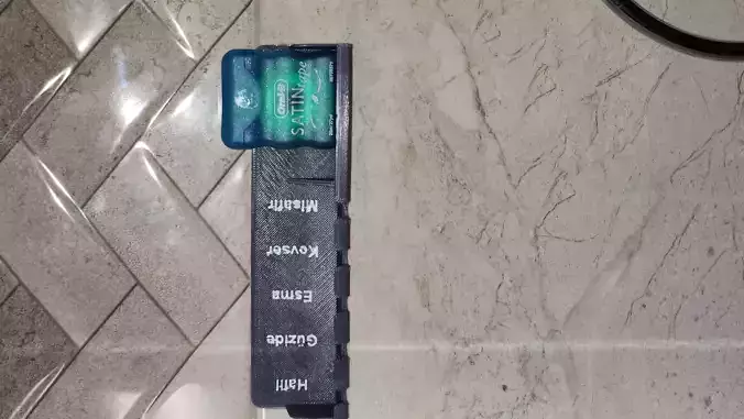 WALL MOUNT TOOTH BRUSH HOLDER FOR FAMILY OF 4 AND 1 GUEST