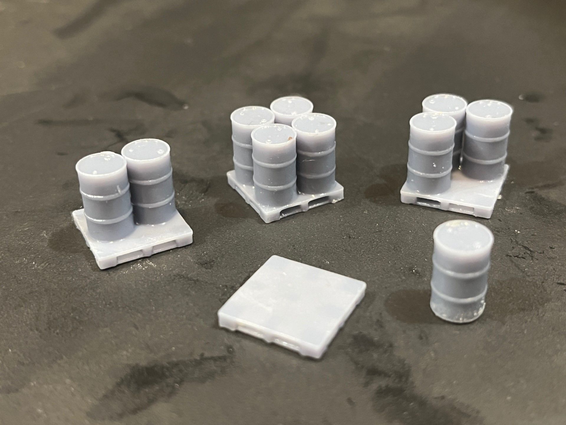 Model Railway Steel Oil Drums on a Pallet 3D print model_1
