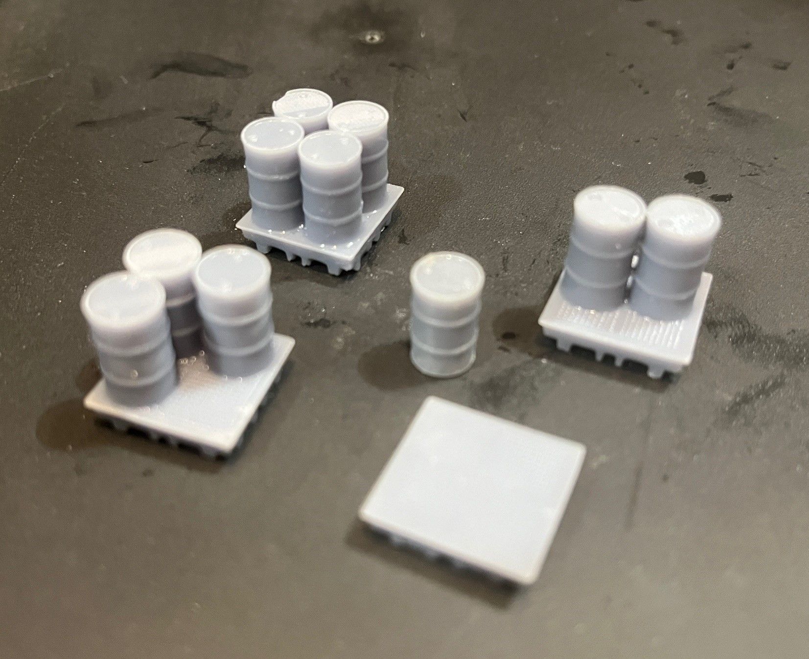 Model Railways Steel Oil Drums on Spill Pallets 3D print model_1