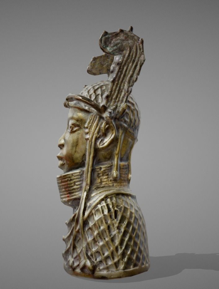 Oba Esigie - Bronze Bust Low-poly 3D model_1