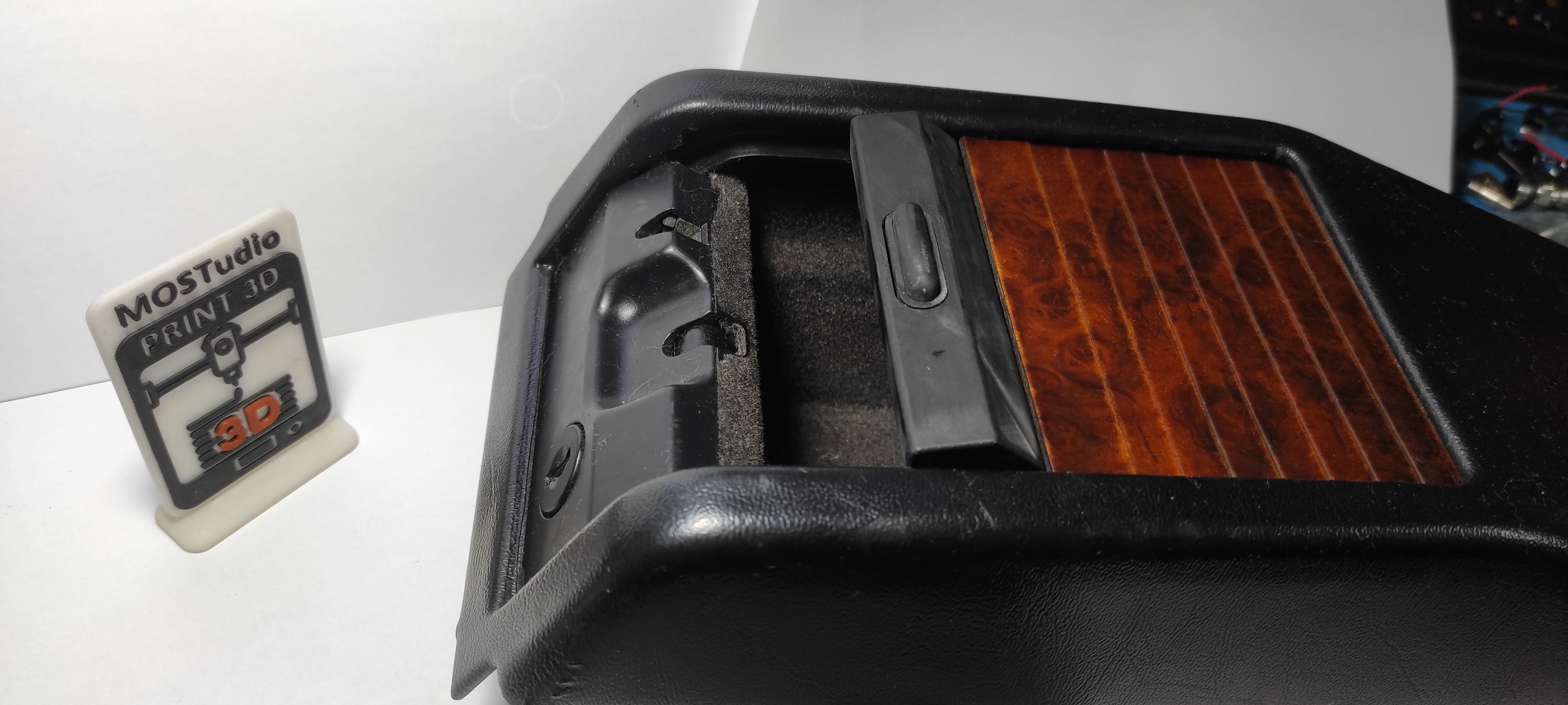 Wood Pane Arm Rest Lid MERCEDES BENZ W124 3D print model_9