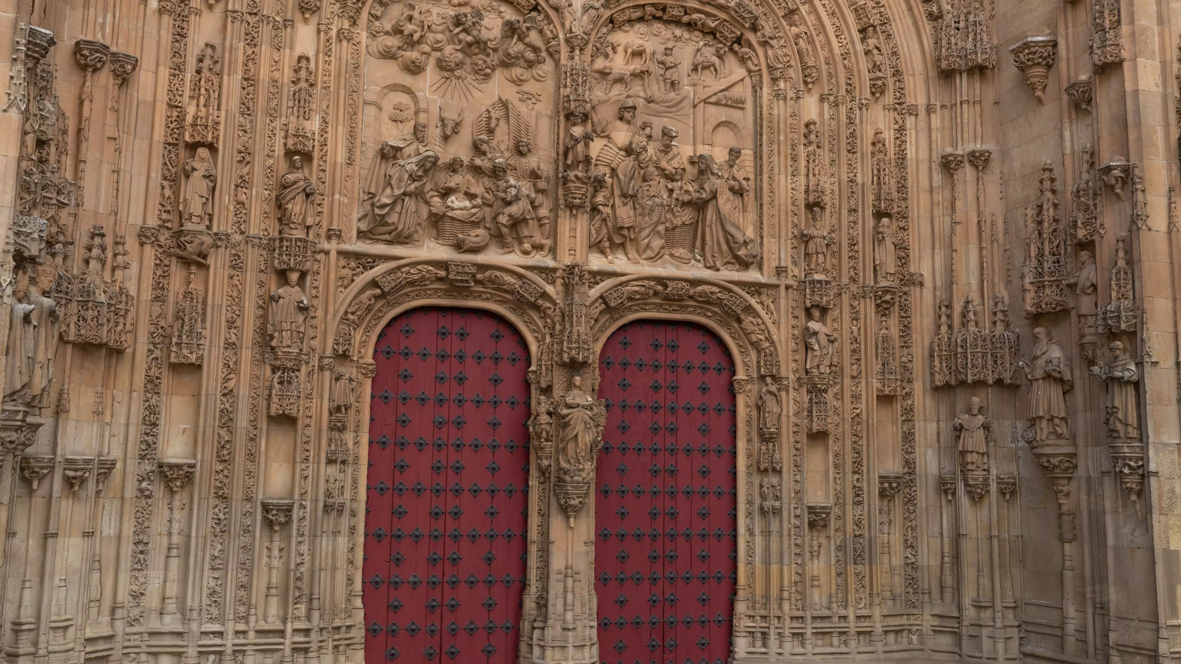 Salamanca Cathedral facade 3D model_0