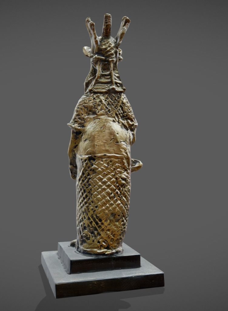 Oba Akenzua Bronze Statue Low-poly 3D model_3
