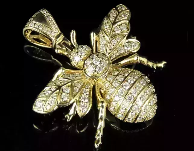 bee necklace 3D print model