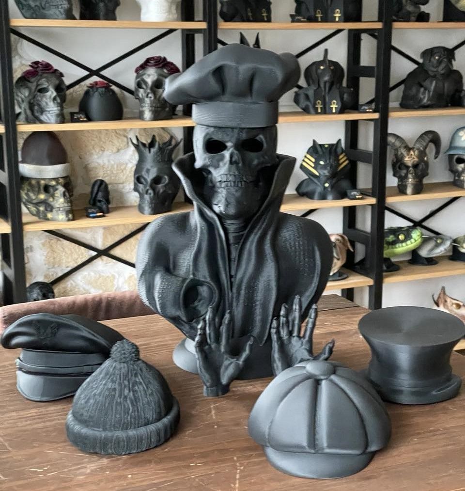 Skull with chefs hat with open eyes 3D print model_13