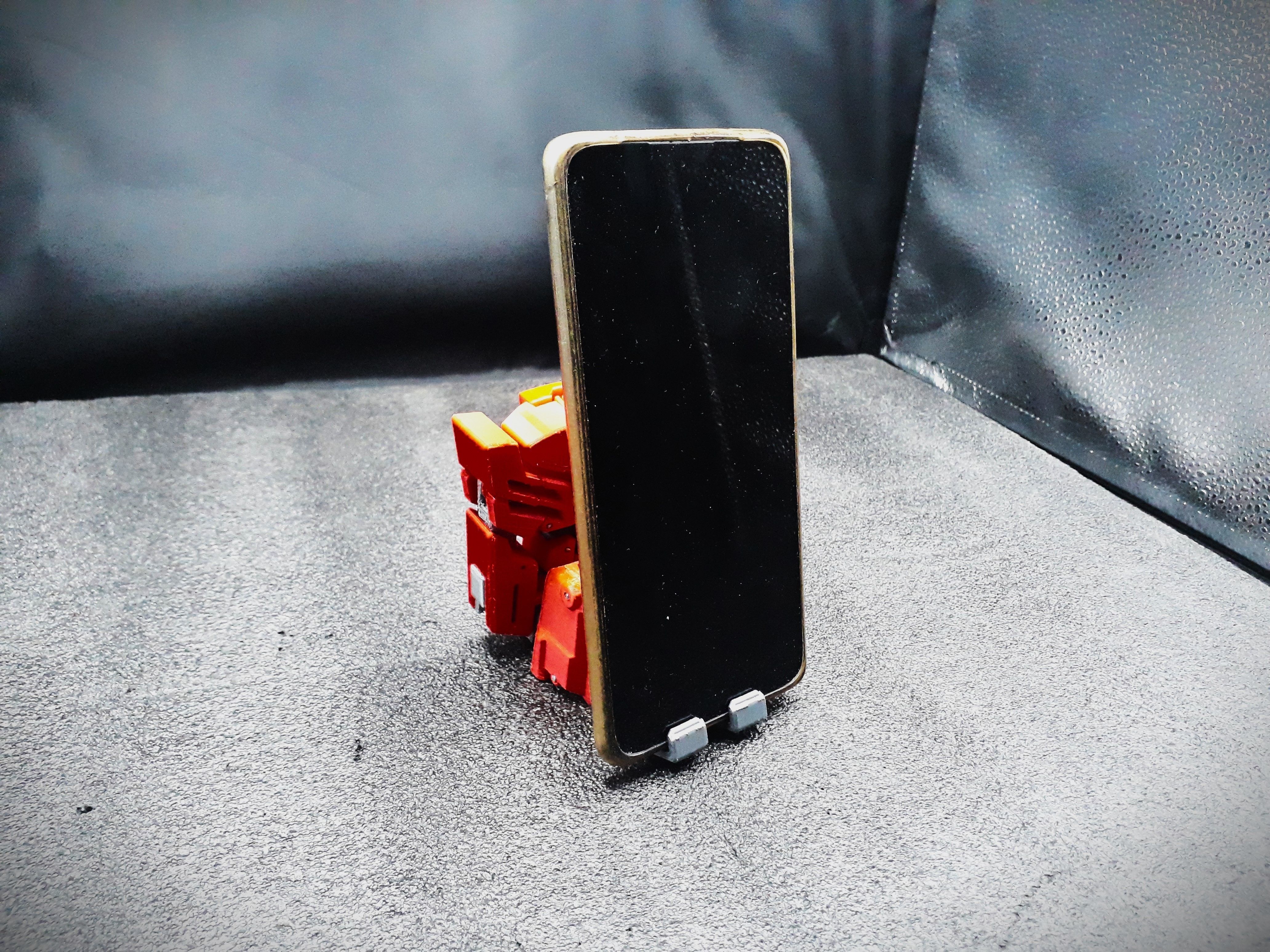 Autobot Transformable Phone Holder 3D print model_5