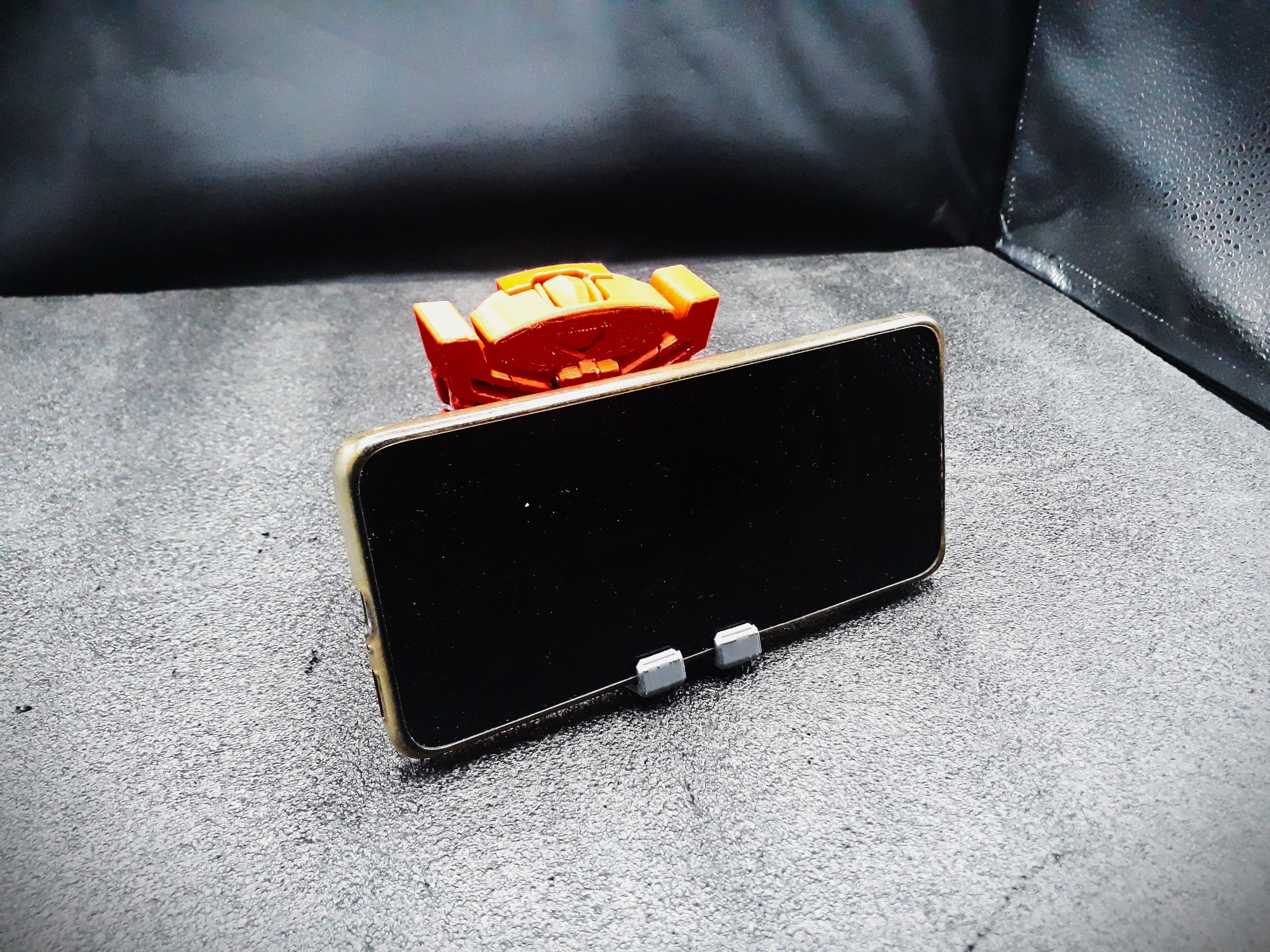 Autobot Transformable Phone Holder 3D print model_4