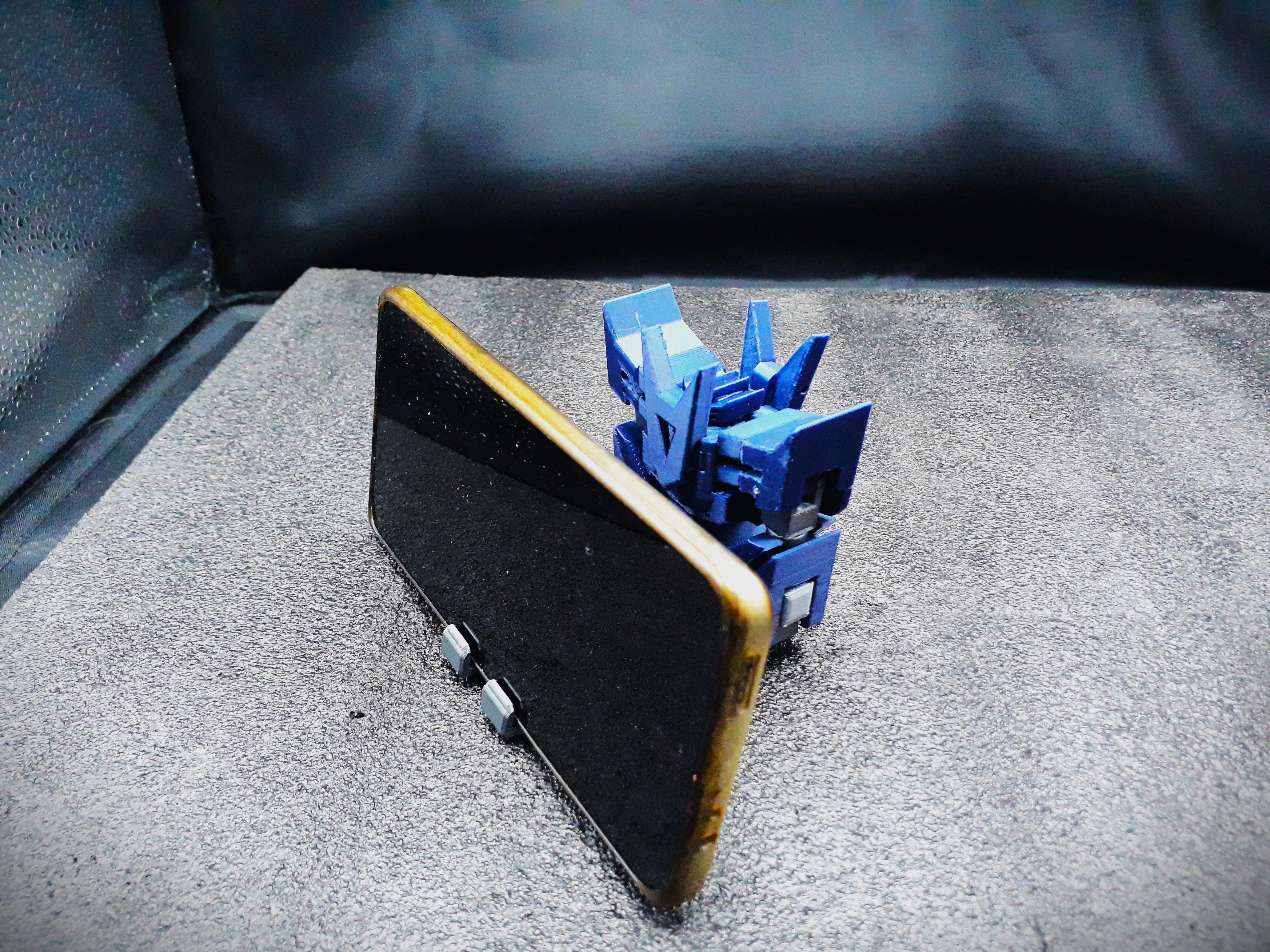 Decepticon Transformable Phone Holder 3D print model_3