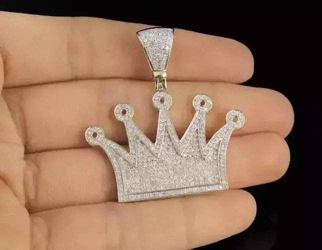 CROWN DIAMOND PENDANT
