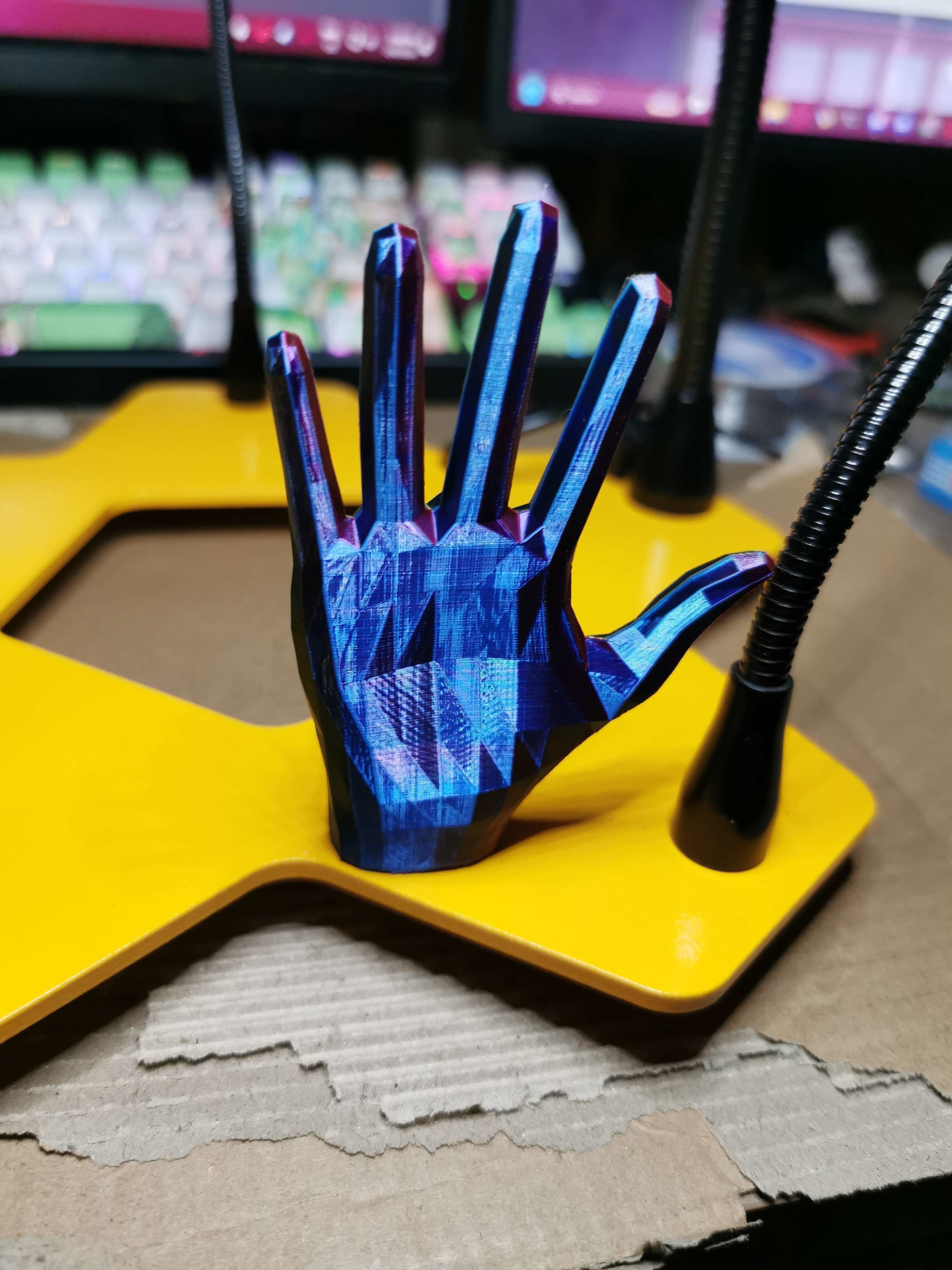 Low poly hand model Low-poly 3D model_14