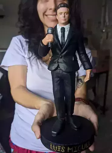 Luis Miguel con microfono 