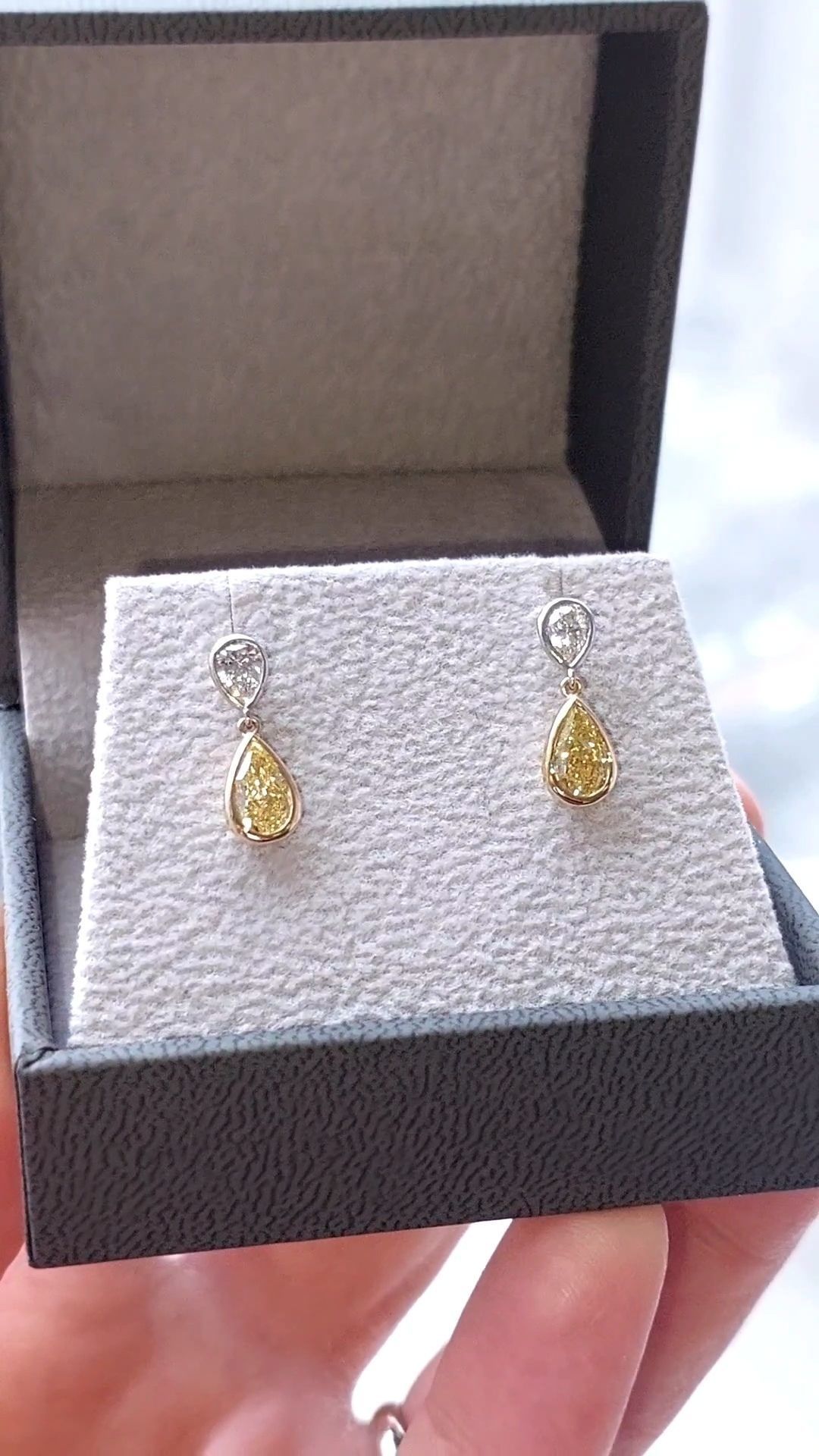 Bezel Pear Shape Earrings 3D print model_1