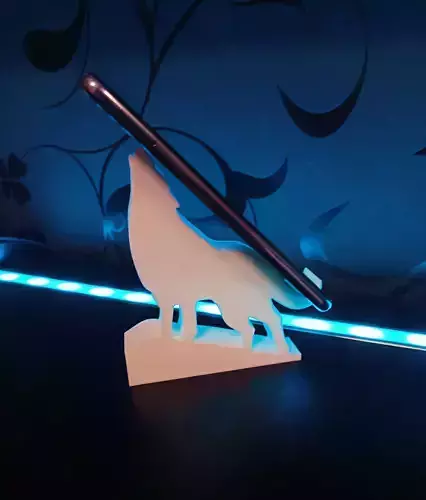 Wolf phone stand