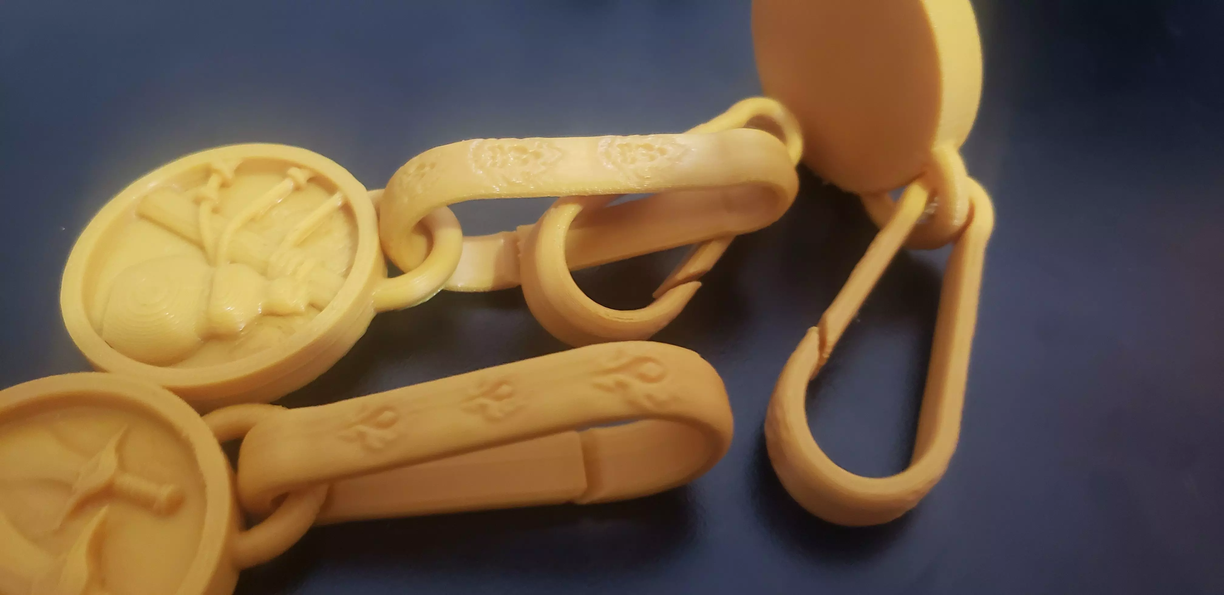 WOW CARABINER HORDE AND ALLIANCE Free 3D print model