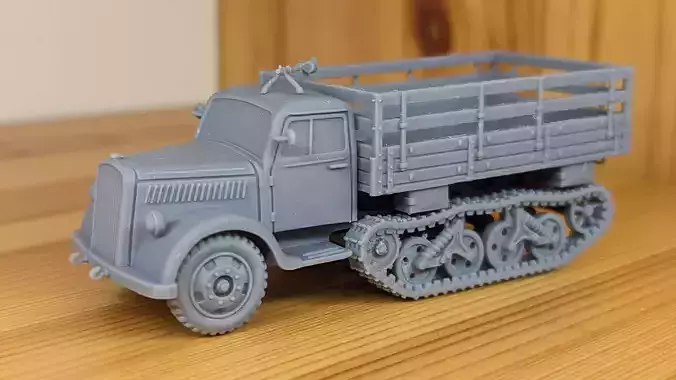Half-track Sd-Kfz-3 Opel Maultier - Germany - WW2