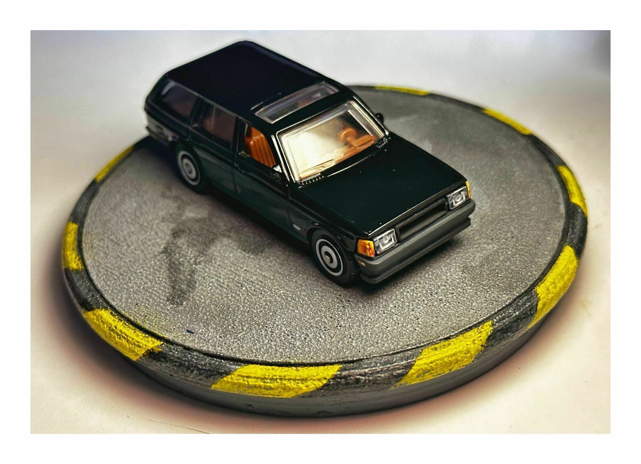 NFS U2 TURNTABLE DIORAMA  3D print model_3