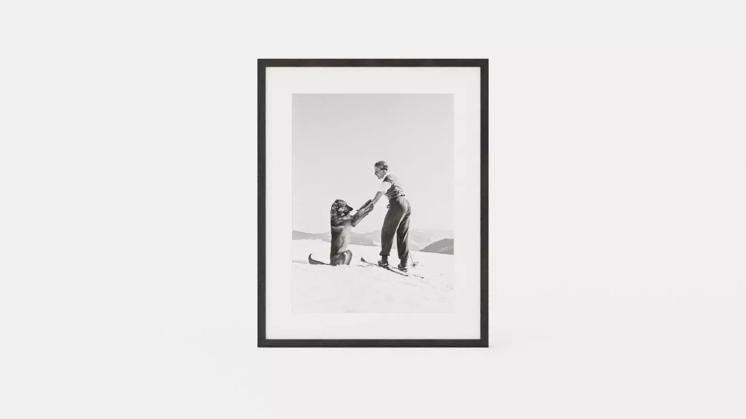 On tour - Black and white photograph printed on photo paper Low-poly 3D model_0