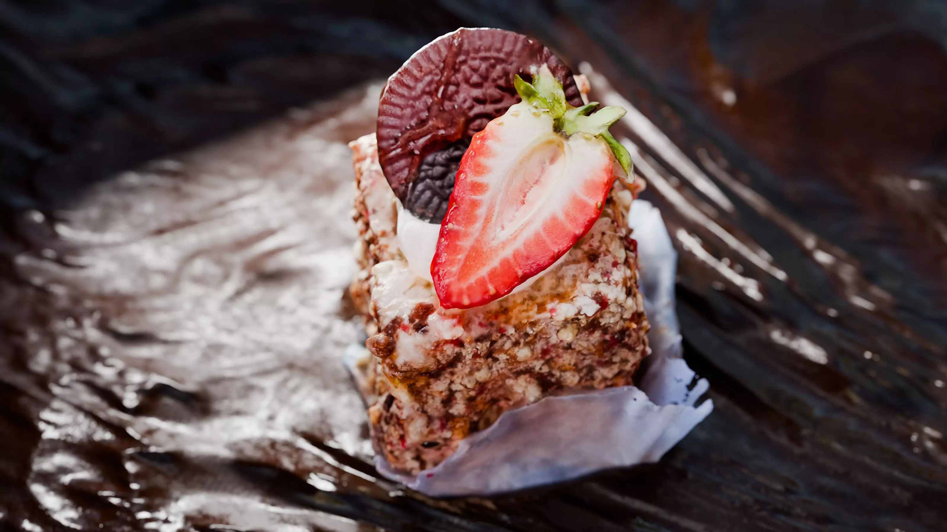 Strawberry Oreo Cupcakes 3D model_0