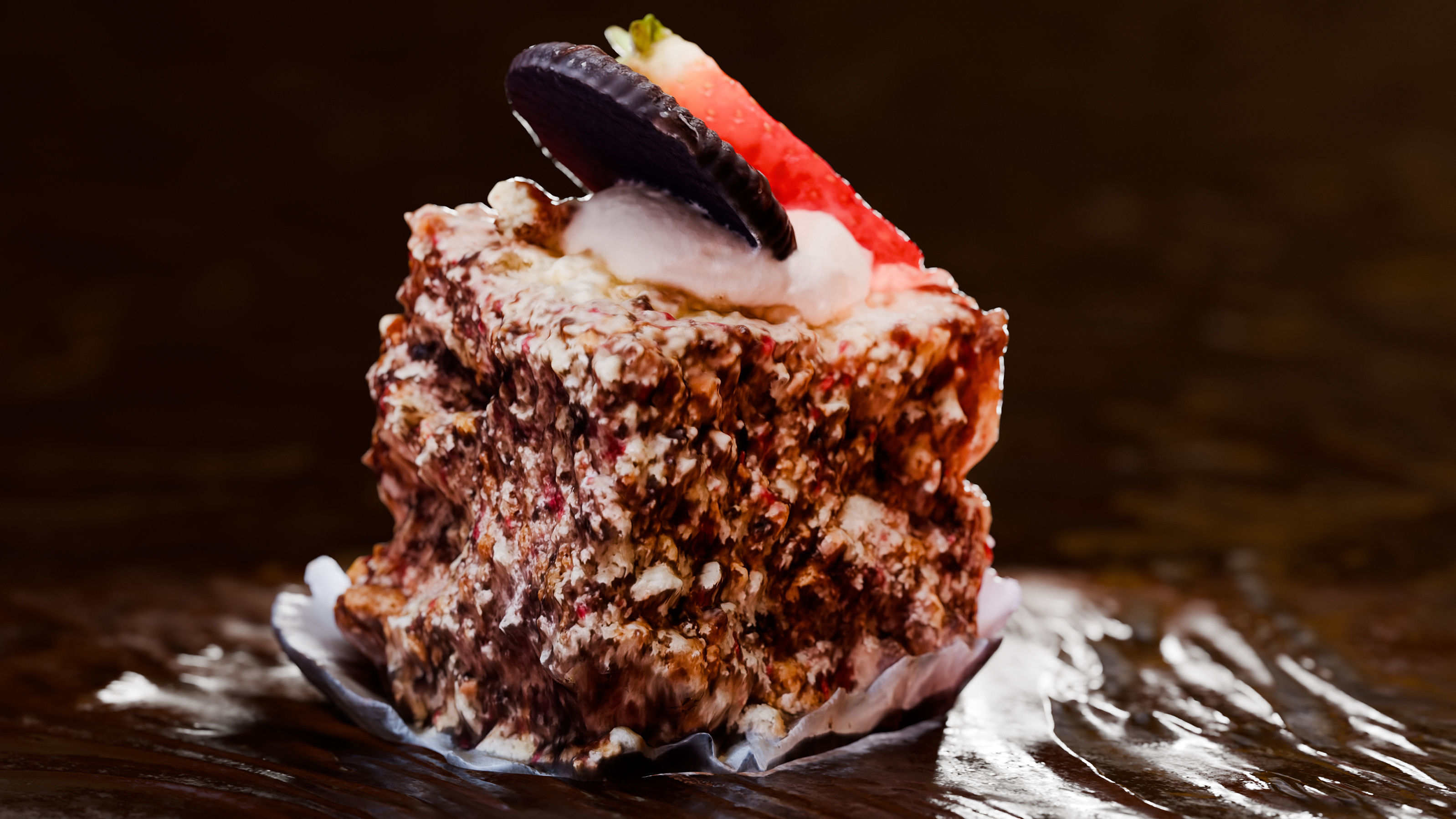 Strawberry Oreo Cupcakes 3D model_3